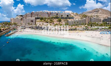 Luftaufnahme mit Anfi Strand und Resort, Gran Canaria, Spanien Stockfoto