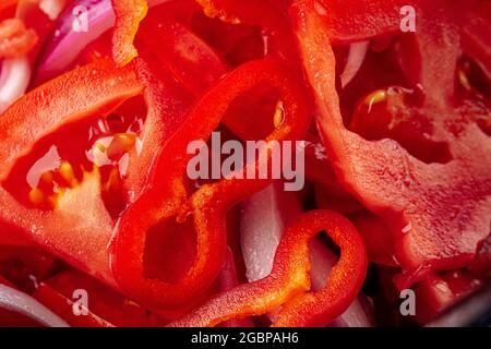 Usbekischer Achichuk-Salat mit Tomaten und Pfeffer Stockfoto