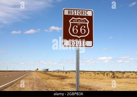 Geographie / Reisen, USA, New Mexico, Tucumcari, Route 66 Schild, Route 66, Tucumcari, New Mexico, ZUSÄTZLICHE-RIGHTS-CLEARANCE-INFO-NOT-AVAILABLE Stockfoto