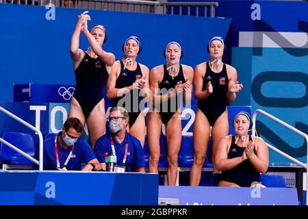 Tokio, Japan. August 2021. TOKIO, JAPAN - 5. AUGUST: Team Vereinigte Staaten während des Olympischen Wasserball-Turniers 2020 in Tokio Frauen Halbfinale zwischen dem Team ROC und dem Team Vereinigte Staaten am 5. August 2021 im Tatsumi Waterpolo Center in Tokio, Japan (Foto von Marcel ter Bals/Orange Picics) Credit: Orange Pics BV/Alamy Live News Stockfoto