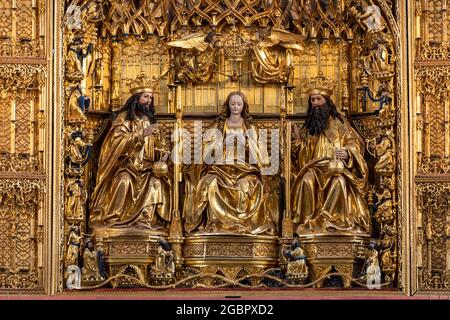 Danzig, Polen - 9. September 2020: Hauptaltar der Marienkirche (Basilika Mariacka) in Danzig. Der Altar ist das Werk von Michael von Augsburg. Stockfoto