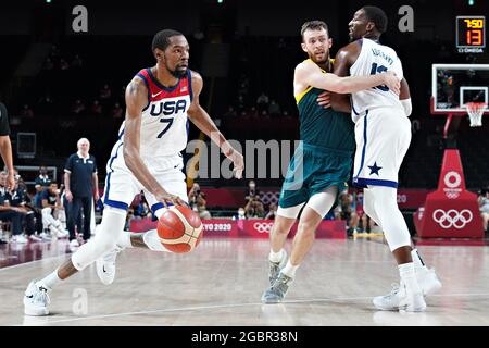 Tokio, Japan. August 2021. US-Stürmer Kevin Durant #7, schießt während des Männer-Basketball-Halbfinales bei den Olympischen Spielen in Tokio, Japan, am Donnerstag, den 5. August 2021. Die Vereinigten Staaten schlugen Australien 97-78. Foto von Richard Ellis/UPI. Kredit: UPI/Alamy Live Nachrichten Stockfoto