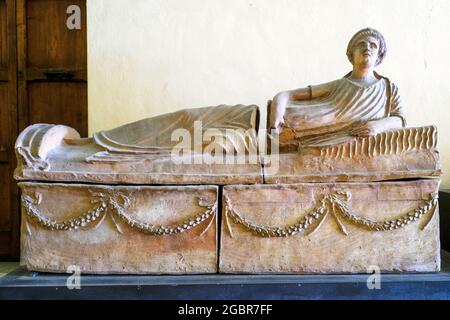 Etruskische Sarkophage - Archäologisches Nationalmuseum Tarquinia, Italien Stockfoto