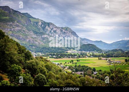 argeles gazost ist eine Gemeinde im Département Hautes-Pyrénées im Südwesten Frankreichs. Der Tierpark Pyrénées befindet sich in Argelès-Gazost. Stockfoto