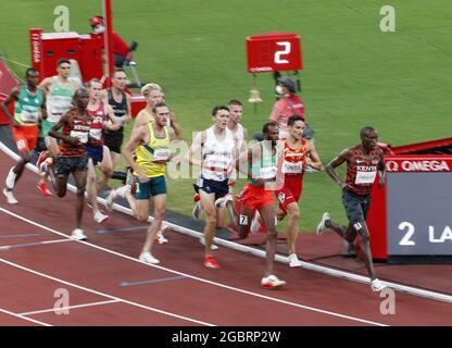 Tokio, Japan. August 2021. Die Athleten treten am 1500 Donnerstag, den 5. August 2021, im Halbfinale der Männer bei den Olympischen Sommerspielen 2020 in Tokio, Japan, an. Foto von Bob Strong/UPI Credit: UPI/Alamy Live News Stockfoto