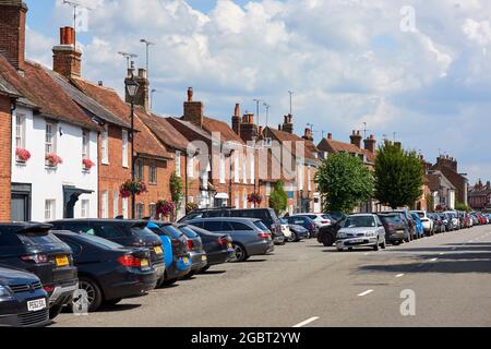 Alte Hütten entlang der High Street in Old Amersham, Buckinghamshire, Südengland Stockfoto