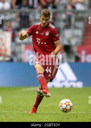 München, ALLIANZARENA, Deutschland. Juli 2021. Josip STANISIC (FCB). Fußball, FC Bayern München (M) - SSC Napoli (NEA), Vorbereitungsspiel für die Saison 2021-2022, am 31. Juli 2021 in München, ALLIANZARENA, Deutschland. ¬ Credit: dpa/Alamy Live News Stockfoto