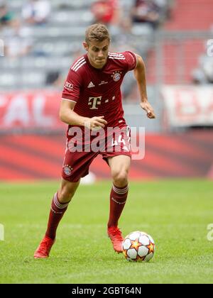 München, ALLIANZARENA, Deutschland. Juli 2021. Josip STANISIC (FCB). Fußball, FC Bayern München (M) - SSC Napoli (NEA), Vorbereitungsspiel für die Saison 2021-2022, am 31. Juli 2021 in München, ALLIANZARENA, Deutschland. ¬ Credit: dpa/Alamy Live News Stockfoto