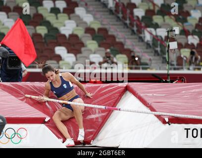 Tokio, Japan. August 2021. Die Griechin Katerina Stefanidi tritt beim Finale der Polentauchkammer der Frauen bei den Olympischen Spielen 2020 in Tokio, Japan, am 5. August 2021 an. Quelle: Li Ming/Xinhua/Alamy Live News Stockfoto