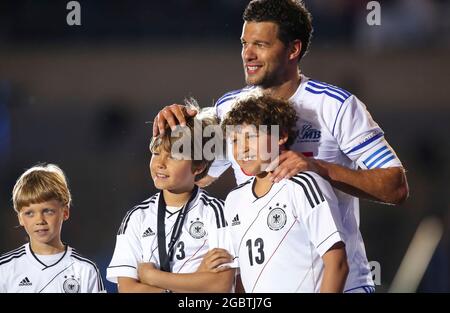 ARCHIVFODO : Ex Fussballprofi, DFB Kapitaen Michael BALLACK, Kinder Louis, Jordi, Emilio Ballack Abschiedsspiel Michael BALLACK, Team Ballack & Friends35 Ciao Capitano Event Spiel Ballack & Friends gegen eine Weltauswahl Fussball Star, ehemaliger DFB Kapitaen, Nationalspieler Michael BALLACK in Leipzig, am 05.06.2013 © Live News von Peter Stockfoto