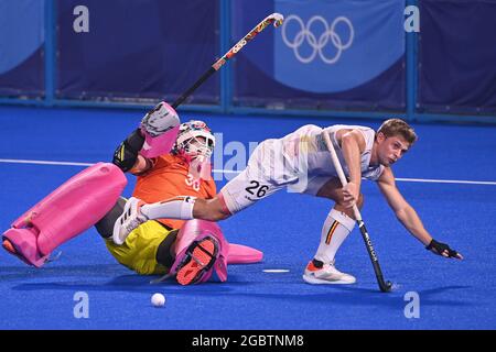 WEGNEZ Victor Nicky B (Bel), rechts, versus Torwart CHARTER Andrew Lewis (AUS, Action, Duelle, Australien - Belgien AUS - Bel 1: 1 (2: 3 nach der Schießerei), Hockey, Finale, Hockey-Männer, Männer am 05.08. 2021, Oi Hockey Stadium, Olympische Sommerspiele 2020, vom 23. Juli bis 8. August 2021 in Tokio / Japan. Stockfoto