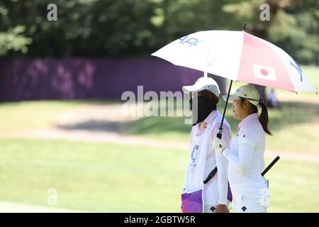 Saitama, Japan. August 2021. Mone Inami (JPN) Golf : Frauen individuelle Stroke spielen Runde 2 während der Olympischen Spiele in Tokio 2020 im Kasumigaseki Country Club in Saitama, Japan . Quelle: AFLO/Alamy Live News Stockfoto