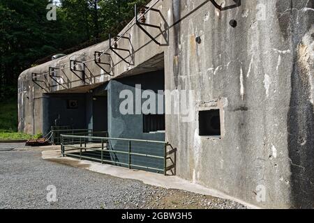 HUNSPACH, FRANKREICH, 24. Juni 2021 : heute der Haupteingang der Ouvrage Schoenenbourg. Die Festung, eine Maginot-Linie Festung, ist die größte offen für Stockfoto