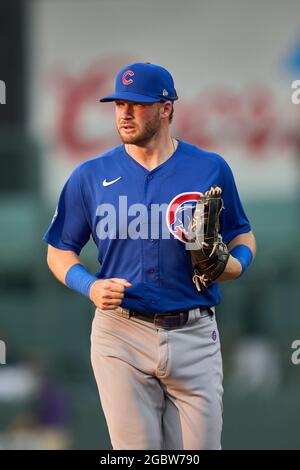 August 4 2021: Chicago Cubs Left Fielder Ian Happ (8) kommt während des Spiels mit den Chicago Cubs und den Colorado Rockies, das im Coors Field in Denver Co. Stattfand, vom Feld. David Seelig/Cal Sport Medi Stockfoto