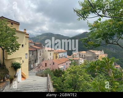 Landschaftlich reizvolle Ortschaft Tortora in Calbria, Italien, ländlich, secluted, Bergblick, Stockfoto