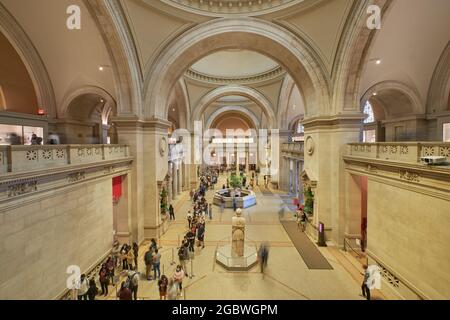 Das Metropolitan Museum of Art große Halle und Eingang Stockfoto