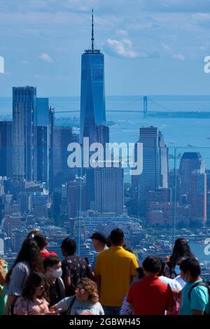 Blick auf den Freedom Tower vom Wolkenkratzer in New York City Stockfoto