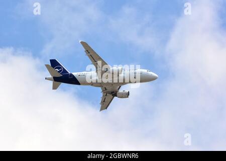 Lufthansa (ist die größte deutsche Fluggesellschaft), Airbus A319-100 Stockfoto