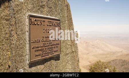 Trockene, heiße Wüstenlandschaften auf dem Pacific Crest Trail entlang der PCT California Sektion G vom Walker Pass in den USA. Stockfoto