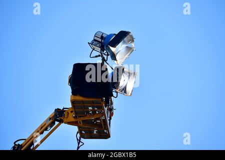 Filmset Beleuchtung auf Kran Stockfoto