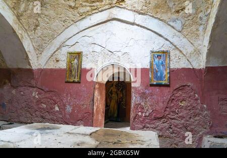 Das Zimmer für das Waschen im türkischen Bad ist ein mittelalterliches architektonisches Denkmal in der Stadt Jewpatoria, Krim Stockfoto