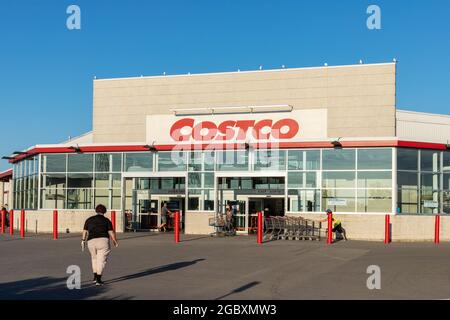 Ottawa, Kanada - 2. August 2021: Costco Wholesale Warehouse Storefront in Ottawa, Kanada. Stockfoto