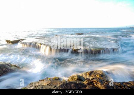 Schöne Höhle mit Felsen in Ninh Thuan Provinz Südvietnam Stockfoto