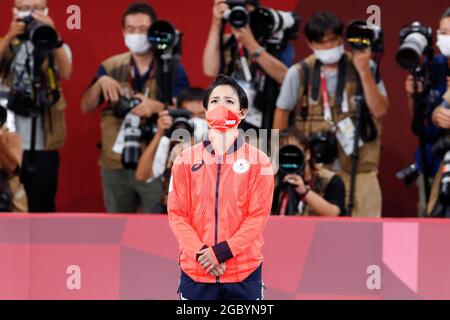 Tokio, Japan. August 2021. Die japanische KIYOU SHIMIZU gewinnt die Silbermedaille beim Frauen-Kata-Finale während der Olympischen Spiele in Tokio 2020 in Nippon Budokan. (Bild: © Rodrigo Reyes Marin/ZUMA Press Wire) Stockfoto