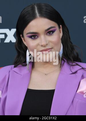 Los Angeles, USA. August 2021. Devery Jacobs kommt zur Premiere der FX RESERVATION DOGS Series, die am Montag, dem 5. August 2021, im NeueHouse in Los Angeles, CA, stattfand. (Foto: Sthanlee B. Mirador/Sipa USA) Quelle: SIPA USA/Alamy Live News Stockfoto