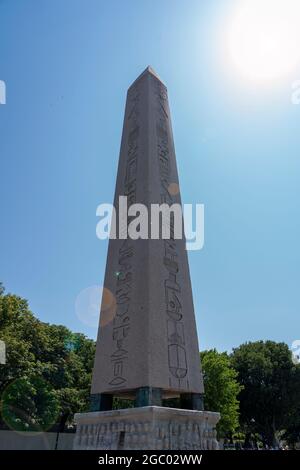 Obelisk von Theodosius ist der altägyptische Obelisk, der heute als Meydanı oder Sultanahmet Meydanı in Istanbul, Türkei, bekannt ist Stockfoto