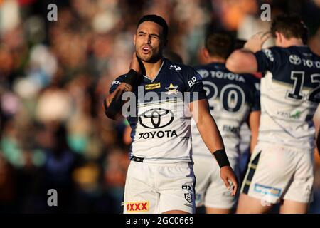 SYDNEY, AUSTRALIEN - 11. APRIL: Valentine Holmes von den Cowboys schaut sich während des NRL-Spiels der Wests Tigers und North Queensland Cowboys in der Runde fünf am 11. April 2021 in Sydney, Australien, im Leichhardt Oval an. Quelle: Pete Dovgan/Speed Media/Alamy Live News Stockfoto