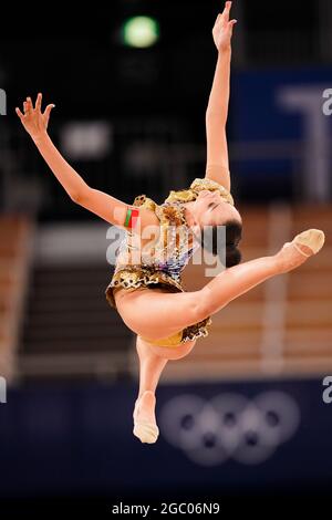 Tokio, Japan. August 2021. Dina Averina (ROC) rhythmische Gymnastik: Individuelle Allround-Qualifikation während der Olympischen Spiele 2020 in Tokio im Ariake Gymnastik Center in Tokio, Japan. Quelle: Kohei Maruyama/AFLO/Alamy Live News Stockfoto