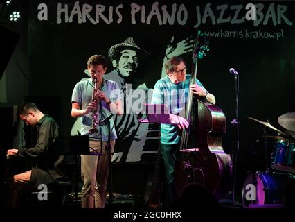 Krakau, Polen - 5. Juli 2021: Marian Pawlik Quartett spielt live bei der 26. Ausgabe des Summer Jazz Festivals in Krakau, Stockfoto