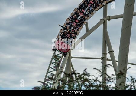 Ehemalige Weltrekord-Achterbahn , Colossus Rollercoaster , Thorpe Park Theme Park Chertsey London England Stockfoto