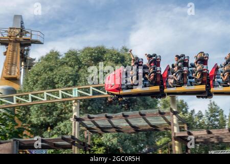 Ehemalige Weltrekord-Achterbahn , Colossus Rollercoaster , Thorpe Park Theme Park Chertsey London England Stockfoto