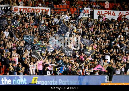 SYDNEY, AUSTRALIEN - 25. MÄRZ: Panthers-Fans während des dritten NRL-Spiels zwischen den Penrith Panthers und Melbourne Storm im BlueBet Stadium am 25. März 2021 in Sydney, Australien. Quelle: Kevin Manning/Speed Media/Alamy Live News Stockfoto