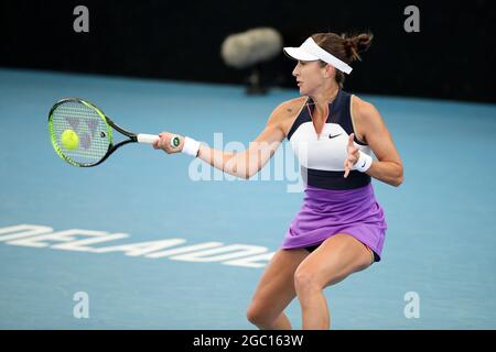 ADELAIDE, AUSTRALIEN - 24. FEBRUAR: Belinda Bencic aus der Schweiz spielt am dritten Tag des Adelaide International Tennisturniers im Memorial Drive am 24. Februar 2021 in Adelaide, Australien, während ihres Einzelspieles gegen Misaki Doi aus Japan. (Foto von Peter Mundy/Speed Media/Icon Sportswire) Kredit: Peter Mundy/Speed Media/Alamy Live News Stockfoto