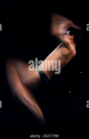 Tokio, Japan. August 2021. Andres Isaac Villarreal Tudon aus Mexiko tritt bei den Olympischen Spielen 2020 in Tokio, Japan, am 6. August 2021, während der 10-Meter-Plattform der Männer an, die beim Tauchen vorging. Quelle: Xu Chang/Xinhua/Alamy Live News Stockfoto