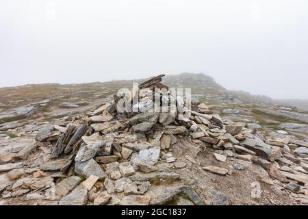 Die Gipfelkulisse des Munro-Berges Ben Oss in der Nähe von Tyndrum, in der Nähe von Stirling, Schottland, die im Loch Lomond und Trossachs National Park liegt Stockfoto