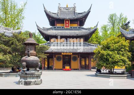 Gebäude des buddhistischen Tempels Longhua in Shanghai, China Stockfoto