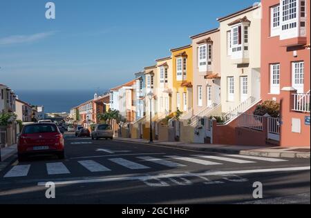 La Orotava, Teneriffa, Spanien-01 Januar 2020, Blick auf die moderne Straße im Dorf La Orotava, Teneriffa, Kanarische Inseln, Stockfoto