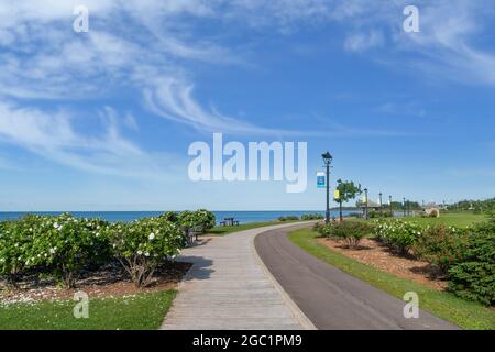 Eine Promenade entlang der Uferpromenade von Summerside, Prince Edward Island, Kanada. Stockfoto