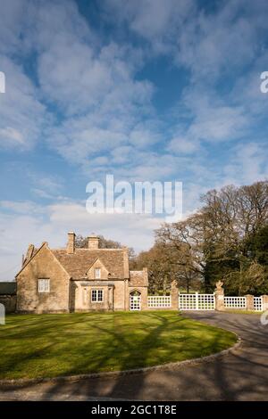 Torhaus von Estcourt House, Shipton Moyne, Gloucestershire, Großbritannien Stockfoto