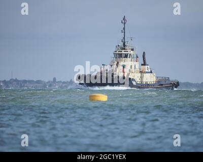 Sheerness, Kent, Großbritannien. August 2021. UK Wetter: Gemischt - bedeckt mit einigen sonnigen Zauber, aber drohende Regenwolken in Sheerness, Kent. Kredit: James Bell/Alamy Live Nachrichten Stockfoto