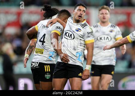 SYDNEY, AUSTRALIEN - 14. MAI: Julian Savea von den Hurricanes hat einen Versuch gemacht und feiert in der ersten Runde des Super Rugby Trans Tasman-Spiels zwischen den NSW-Waratahs und Hurricanes am Sydney Cricket Ground am 14. Mai 2021 in Sydney, Australien, mit Teamkollegen. (Foto von Pete Dovgan/Speed Media/Icon Sportswire). Quelle: Pete Dovgan/Speed Media/Alamy Live News Stockfoto