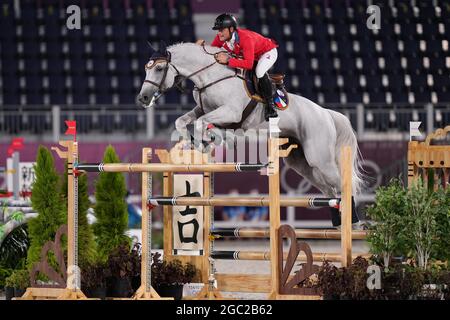 Tokio, Japan. August 2021. Ondrej Zvara aus der Tschechischen Republik auf Cento Lano in Aktion im Reitsport-Team Qualifying im Equestrian Park in Tokio, Japan am 6. August 2021. Kredit: Martin Sidorjak/CTK Foto/Alamy Live Nachrichten Stockfoto