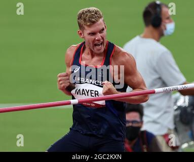 Japan. August 2021. Der Franzose Kevin Mayer feiert nach Sprüngen über 2,08 m während des Männer-Hochsprungs-Wettbewerbs Decathlon während der Olympischen Spiele in Tokio 2020 am 4. August 2021 in Tokio, Japan. Foto von Giuliano Bevilacqua/ABACAPRESS.COM Quelle: Abaca Press/Alamy Live News Stockfoto