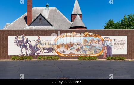 Sterling, Illinois - Vereinigte Staaten - 22.. Juni 2021: Wandgemälde in der Stadt entlang des historischen Lincoln Highway vom Künstler Dan Sawatzky Stockfoto