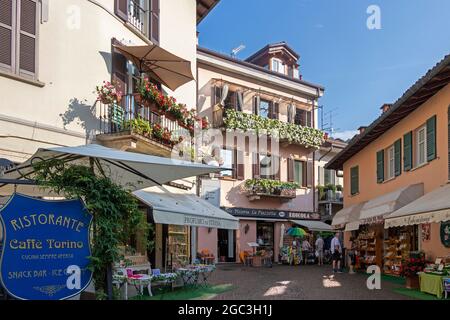 Geschäfte in der Altstadt, Stresa, Lago Maggiore, Piemont, Italien Stockfoto