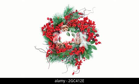 Weihnachtskranz isoliert auf weißem Hintergrund.Heller farbenfroher Weihnachtskranz aus faux Zweigen und roten Beeren aus der Nahaufnahme von oben. Designvorlage Stockfoto